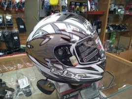 Шлем KBC VR-2R серебрянный с рисунком